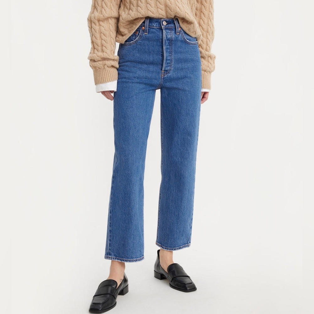 Levi’s Women’s Ribcage Straight Ankle Sz 32